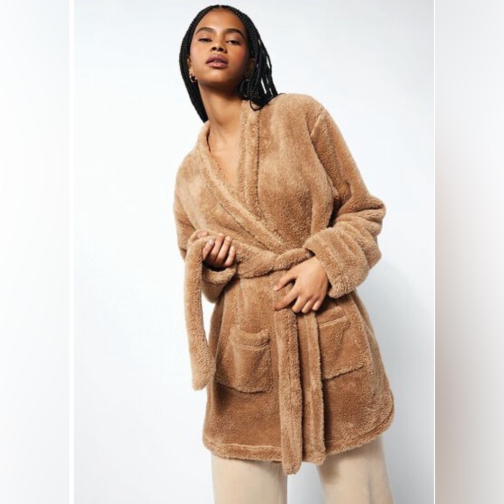 Teddy bear over coat robe nwot